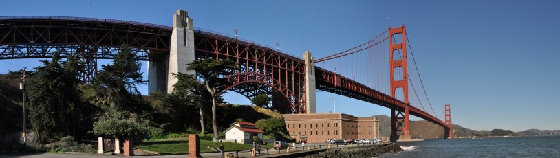 Golden Gate Bridge panorama with Fort Point