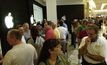 Mac OS X 10.3 (Panther) Release, Tampa Apple Store, October 24, 2003